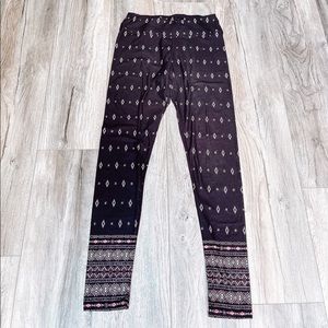 abstract print legging. size L. soft like luluroe.